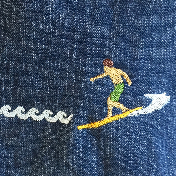 SURF 刺繍 デニムトート 2枚目の画像