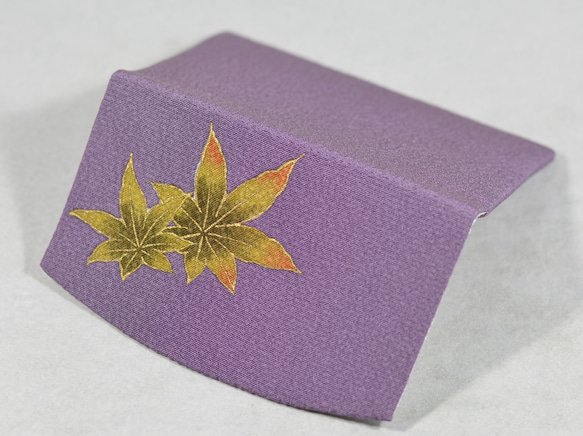 名刺・カードケース　正絹縮緬　紫地にかえで 2枚目の画像