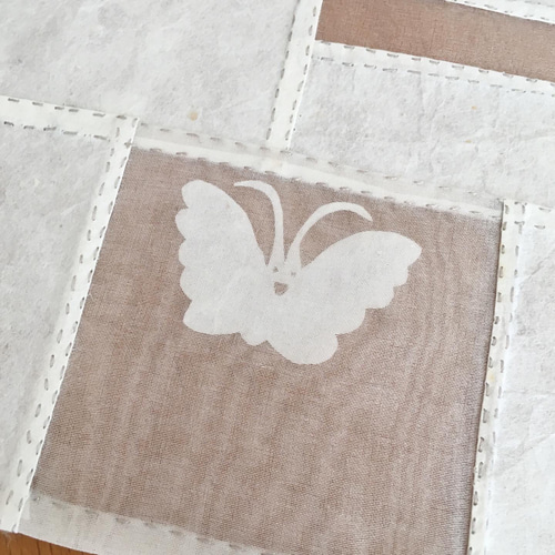 白の韓紙とシルクのポジャギ タペストリー・壁掛け BIRDCAFE