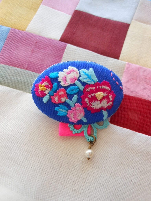 刺繍ブローチ　青 1枚目の画像