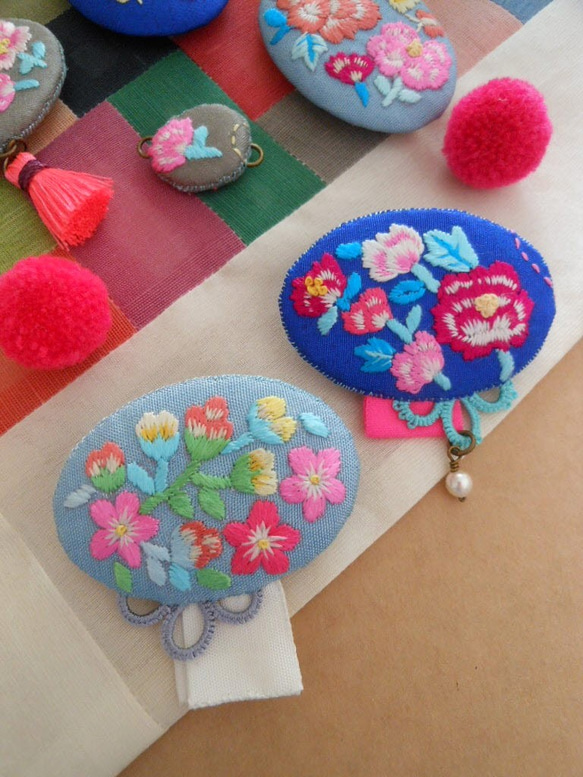 刺繍ブローチ　青 3枚目の画像