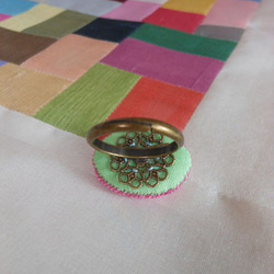 韓国刺繍のリング　ピンク 3枚目の画像
