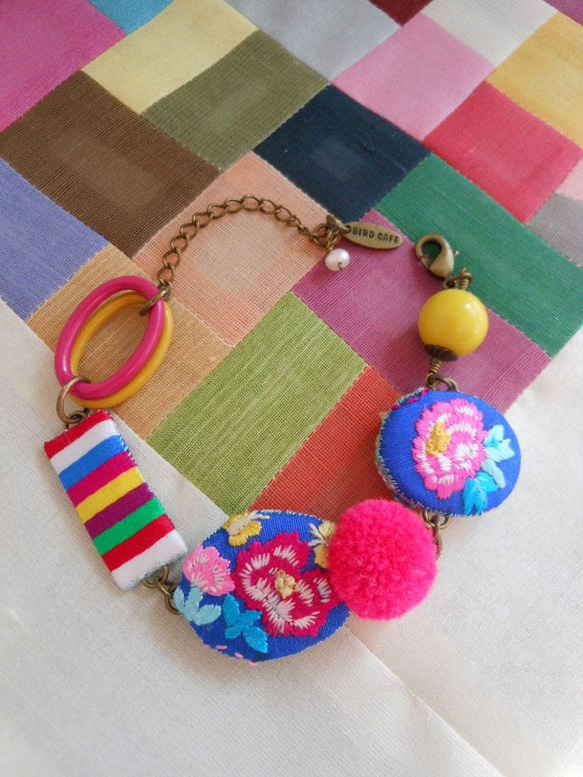 韓国刺繍　ブレスレット　ブルー 1枚目の画像