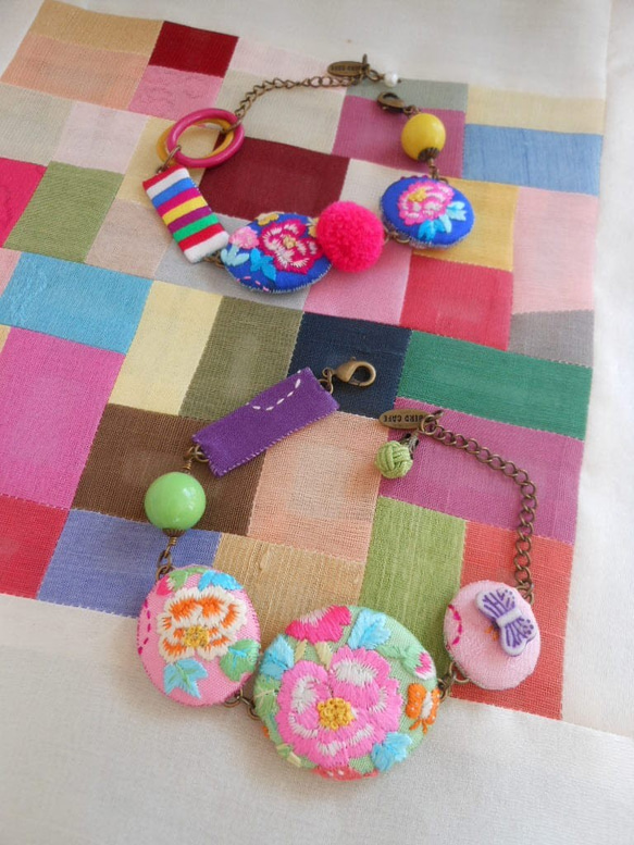 韓国刺繍　ブレスレット　ブルー 5枚目の画像