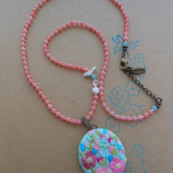 お花刺繍ネックレス　ピンク珊瑚 4枚目の画像