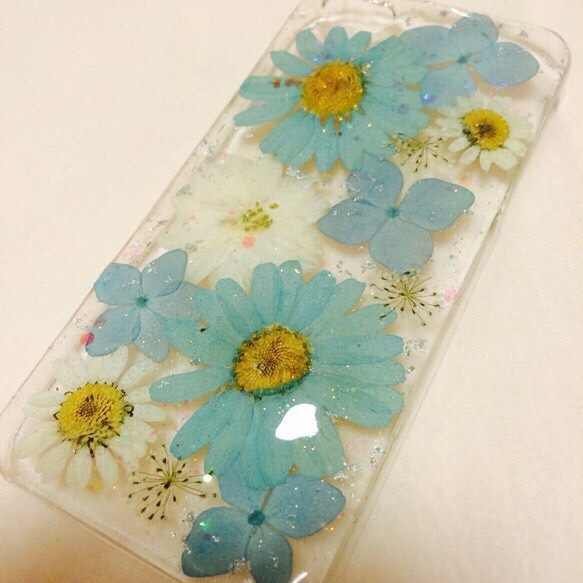 CM掲載暦あり♪晴れやかブルーの押し花スマホケース☆galaxyAQUOSXperia iPhone全機種対応 5枚目の画像