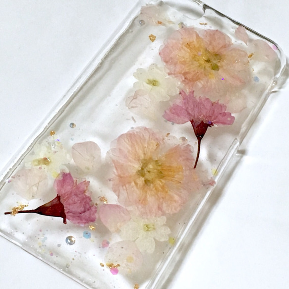 ★全機種対応★八重桜とさくらんぼの花の押し花スマホケース♪ 2枚目の画像