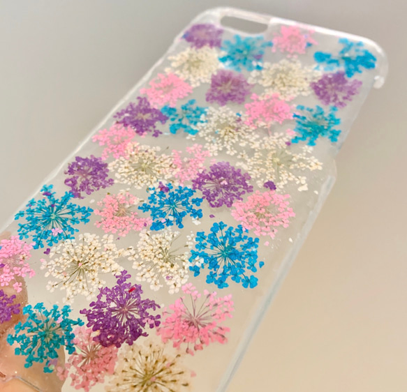 【全機種対応】カラフルな雪の結晶...❤︎押し花スマホケース..全ての機種対応しております。 2枚目の画像