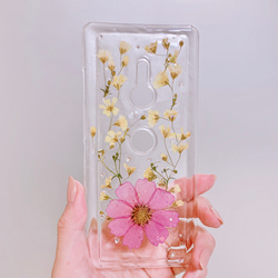 【全機種対応】コスモスとかすみ草❤︎押し花スマホカバー❤︎iPhone Android らくらくフォンなどすべての機種 3枚目の画像