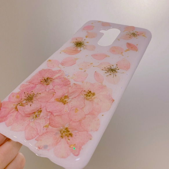 【全機種対応】押し花ケース♡ホワイトベースの春ピンク♡iPhone新機種からXperia GALAXYらくらくフォンなお 4枚目の画像