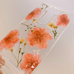 【全機種対応】桜とかすみ草の押し花スマホケース♡iPhone，Androidなどすべて対応できます。 5枚目の画像