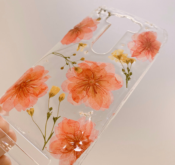 【全機種対応】桜とかすみ草の押し花スマホケース♡iPhone，Androidなどすべて対応できます。 5枚目の画像