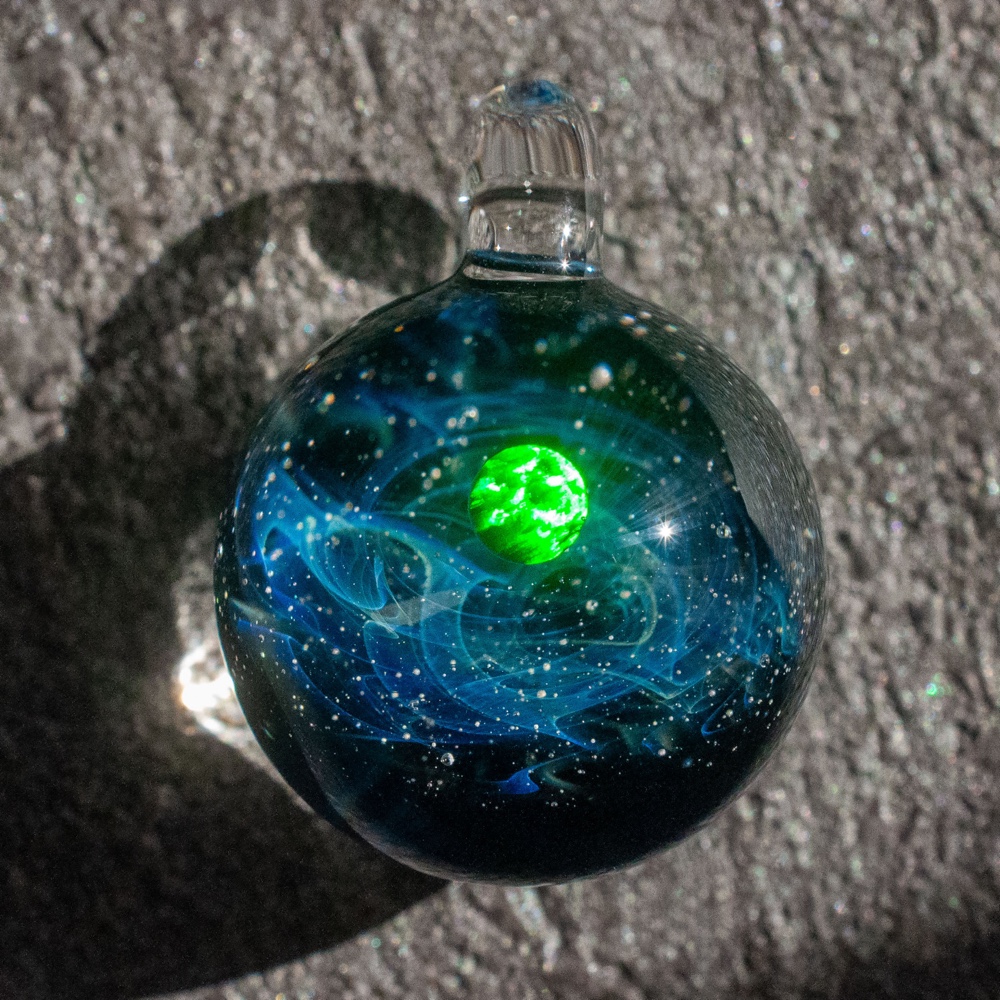 宇宙ガラス　ブラックオパール