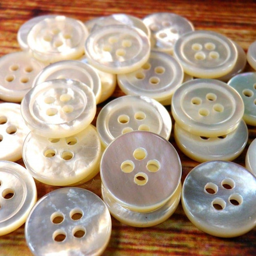 最高級白蝶貝 貝ボタン お得な30個セット 9mm~15mm迄各サイズ有 定番の