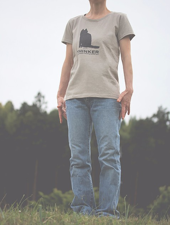 黒猫Tシャツ【半袖：シルバーグレー：WMサイズ】レディース・ウーマン仕様 3枚目の画像