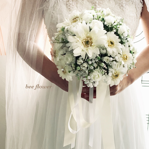 白いガーベラとかすみ草のブーケ〜wedding white〜【ブーケスタンド