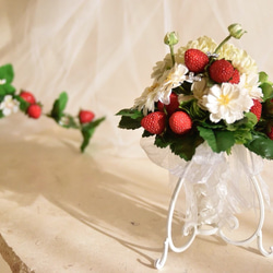 【送料無料、ブーケスタンド付き】Mさまのいちごのハッピーブーケと花冠 6枚目の画像