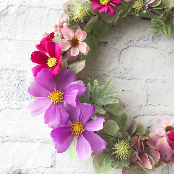 29cm/コスモスと秋ピンクの花たちのリース 4枚目の画像