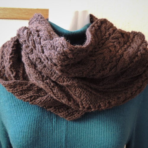 ケーブル編みのスヌード＊チャコールブラウン＊ スヌード cat tail