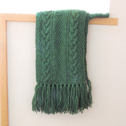 ケーブル編みのマフラー･･もみの木グリーン 1枚目の画像