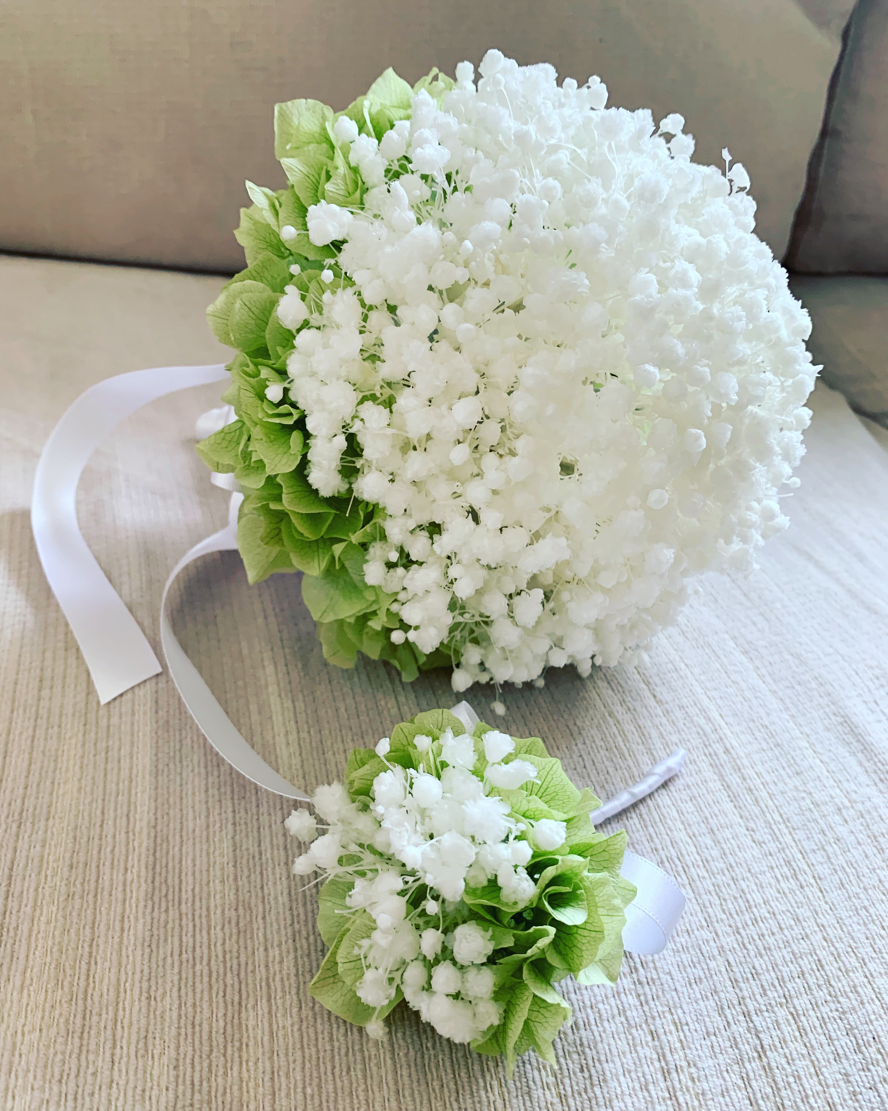 プロが作るプリザーブドフラワーのかすみ草ラウンドブーケ