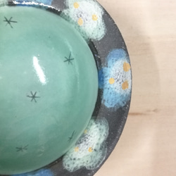 花柄リムの小鉢(ブルー・ミドリ) 3枚目の画像