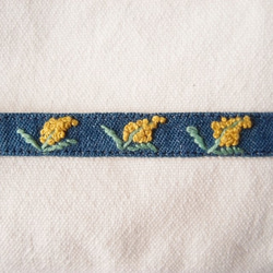 手刺繍　猫首輪　ミモザ（デニム） 3枚目の画像