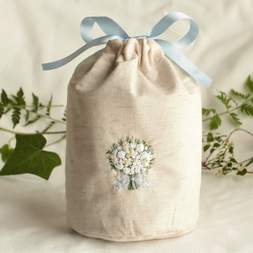 手刺繍　骨壷カバー（空色）        Ω