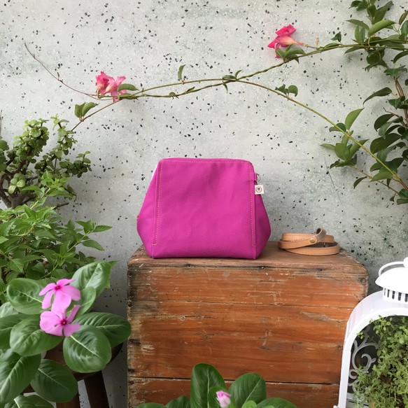 桃紅色日本帆布 / mini /斜背包 / 支架口金包 第2張的照片