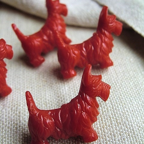 * vintage dog ❀ * 赤い勲章リボンの テリアさん DOG スコッチテリア 犬のボタン ヴィンテージ ボタン snap 通販