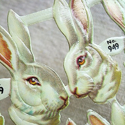 イングランドのうさぎたち　１２わの白ウサギ　お洒落ラビット　クロモスシール　ペーパークラフト 6枚目の画像
