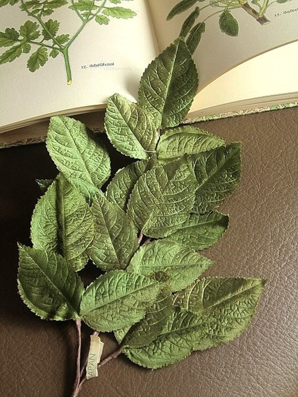 リーフ 葉 ヴィンテージの布花 アートフラワー コサージュ デコパーツ