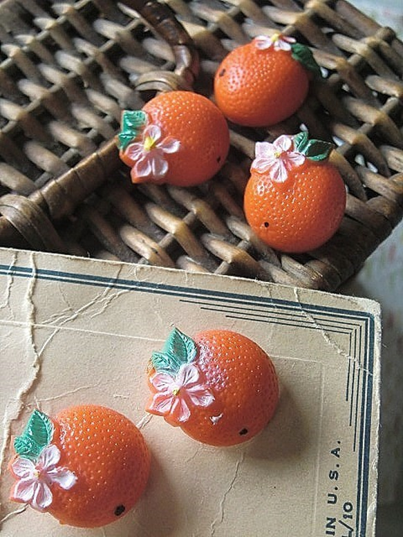 フレッシュオレンジ　ヴィンテージボタン 3枚目の画像