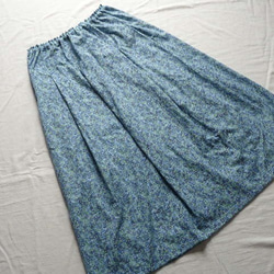 ふくいちごさま専用　綿ローン 小花柄のロングスカート 2枚目の画像