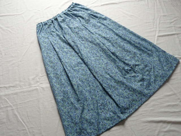 ふくいちごさま専用　綿ローン 小花柄のロングスカート 2枚目の画像