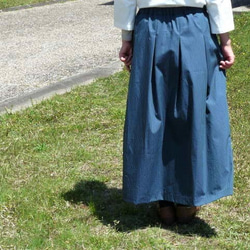 紺×緑ストライプ　コットンのリボン結びマキシ丈スカート 2枚目の画像