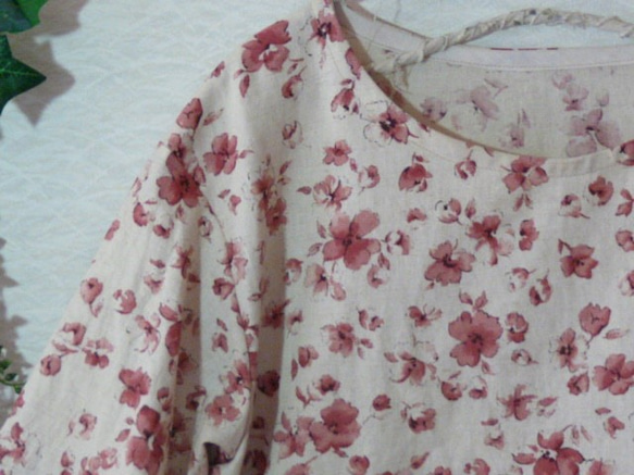 綿麻　フレア袖の花柄チュニック 7枚目の画像