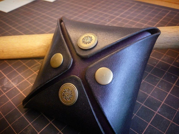 『有DIY課程』雙色四開方形皮革零錢包(大)可刻字 芮亞幸福皮革工作室 第4張的照片