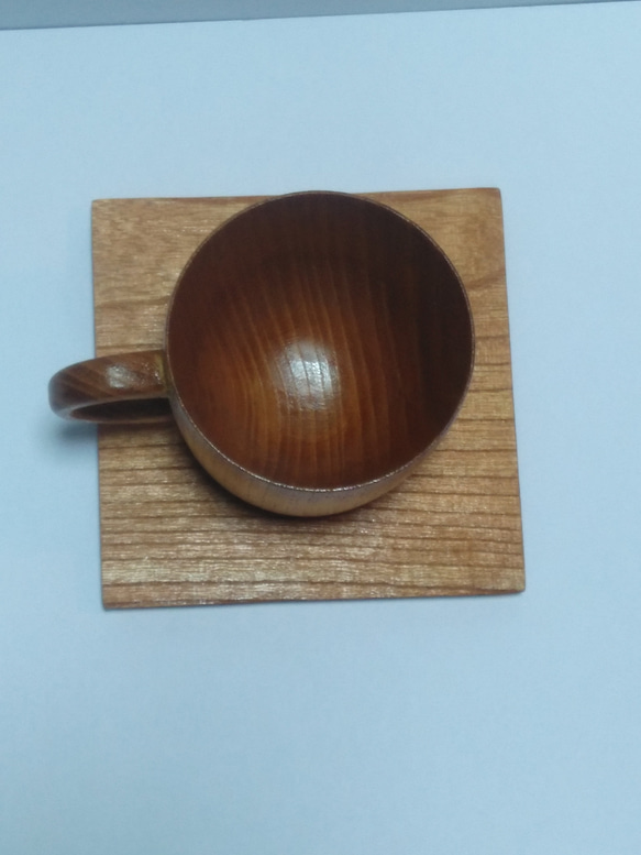 木のカップ（ケヤキ*小さなサイズ）受け皿をそえて 7枚目の画像