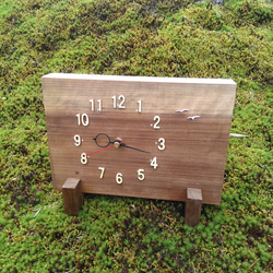 木の置き時計（ホオ） 2枚目の画像