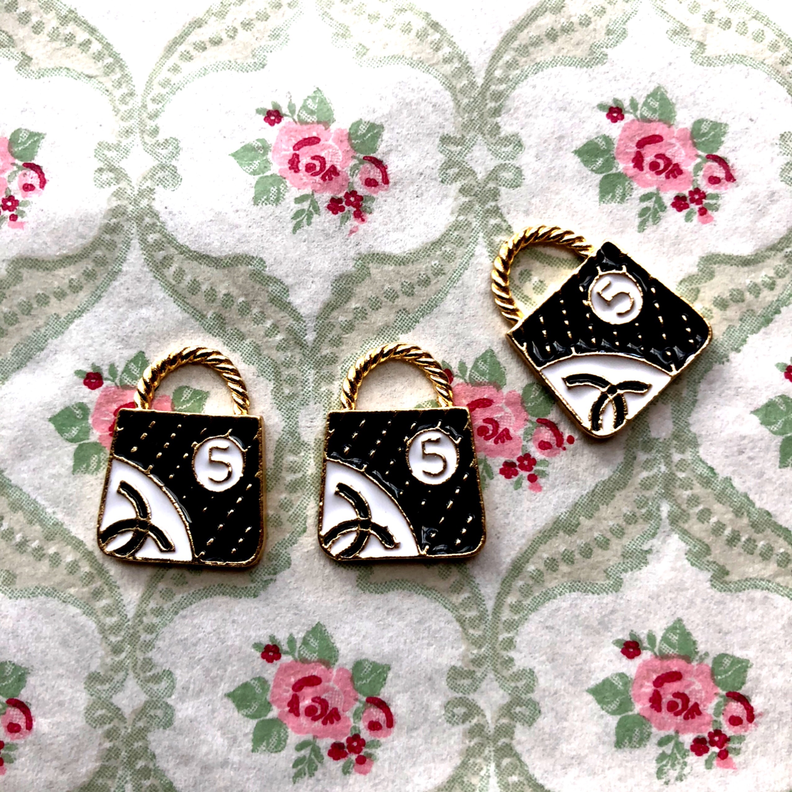 ハイブランドバッグ型アクセサリーパーツ チャーム 黒 ハンドメイドや  