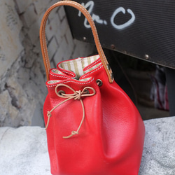 『精靈包』。 迷你水桶手提包 ，購物包 Color: 亮紅 第3張的照片