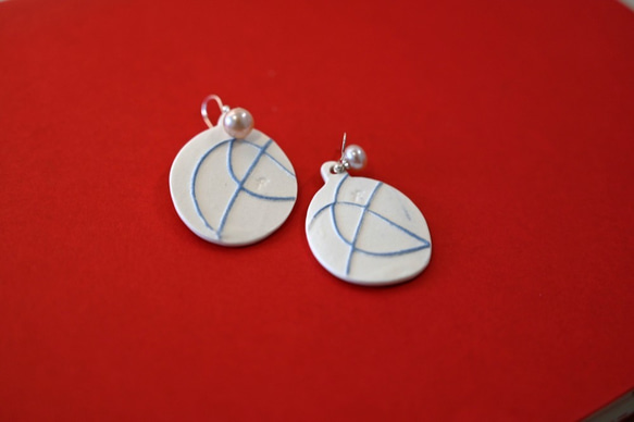 陶瓷飾品  白磁 耳環 創作 獨一無二  珍珠 第2張的照片