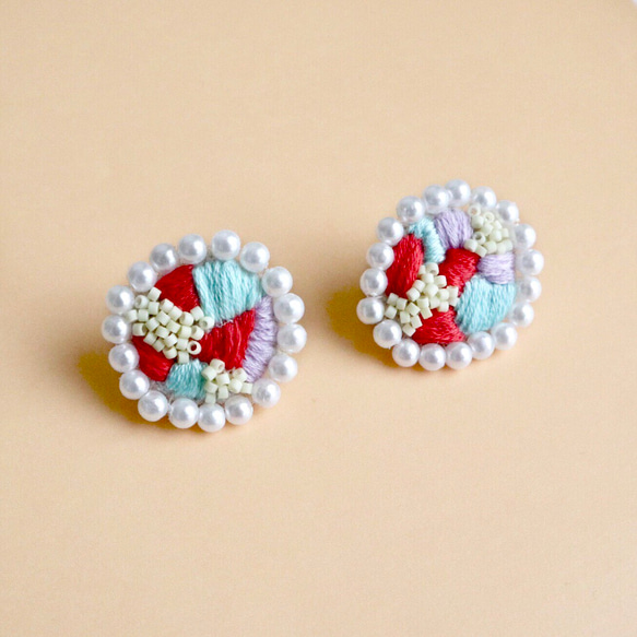 CARNIVAL/刺繍ピアス・イヤリング/フローラル 1枚目の画像