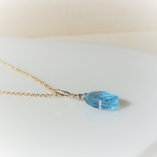 美しい‼️ 美品　スイスブルートパーズ　トパーズ　天然石　アクセサリー スイスブルートパーズのネックレス〜森の湖〜 ネックレス