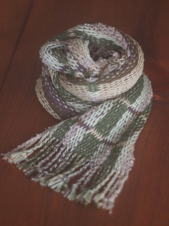 手織り　昼夜織り　コットンマフラー（緑） 2枚目の画像
