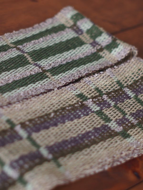 手織り　昼夜織り　コットンマフラー（緑） 4枚目の画像