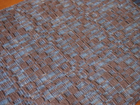 手織りの敷物　模様織（茶色・紺） 1枚目の画像