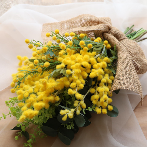 鮮やかyellowミモザのスワッグ① ミモザ ミモザスワッグ 001 - メルカリ