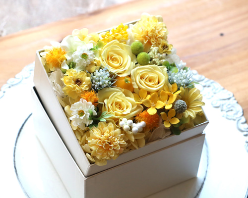 プリザーブドフラワー♥アレンジメント♥ イエロー♥ビタミン♥ボックス♥カゴ♥退職 1_218a85b2d2813515b60d28d21636